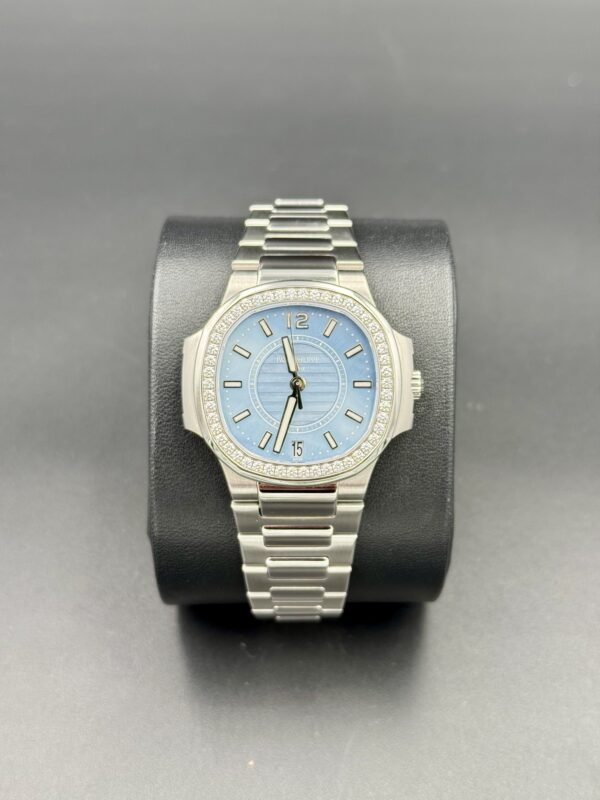 Patek Philippe Nautilus 33mm